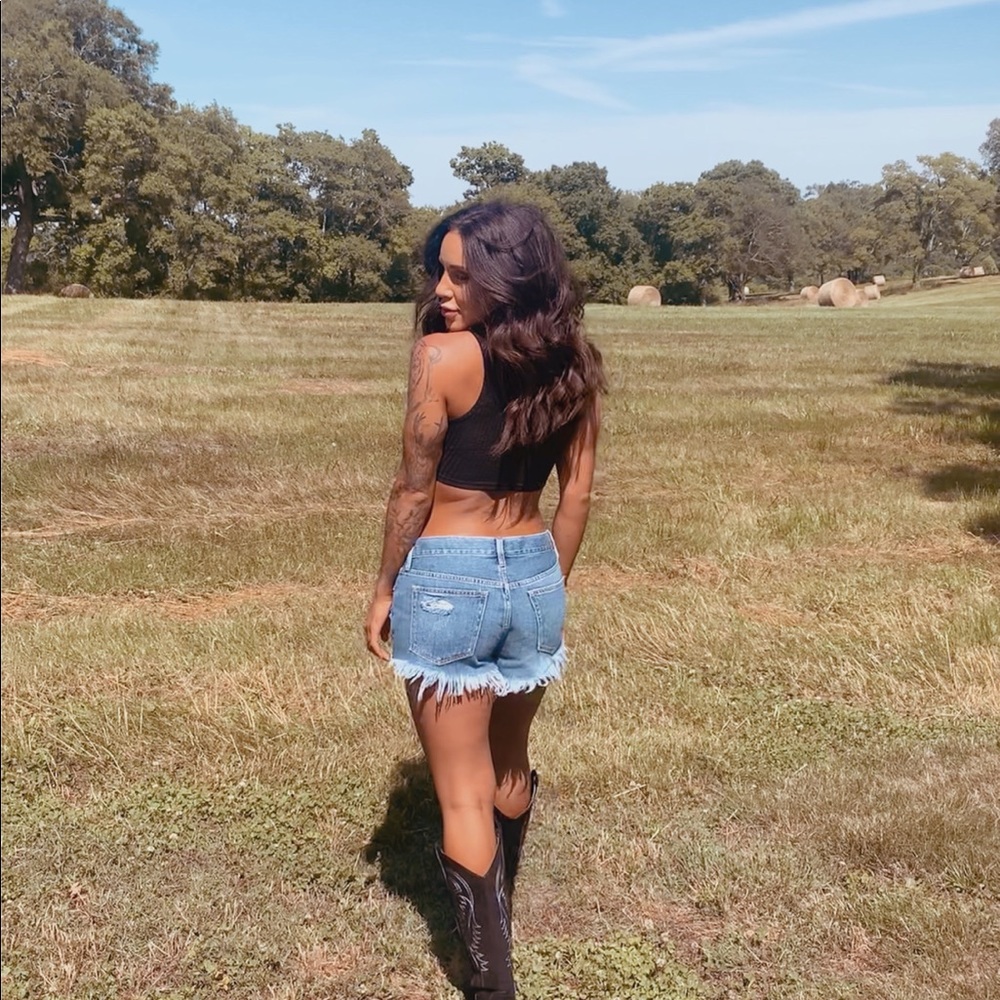 Meet your Posher, Sheyanne